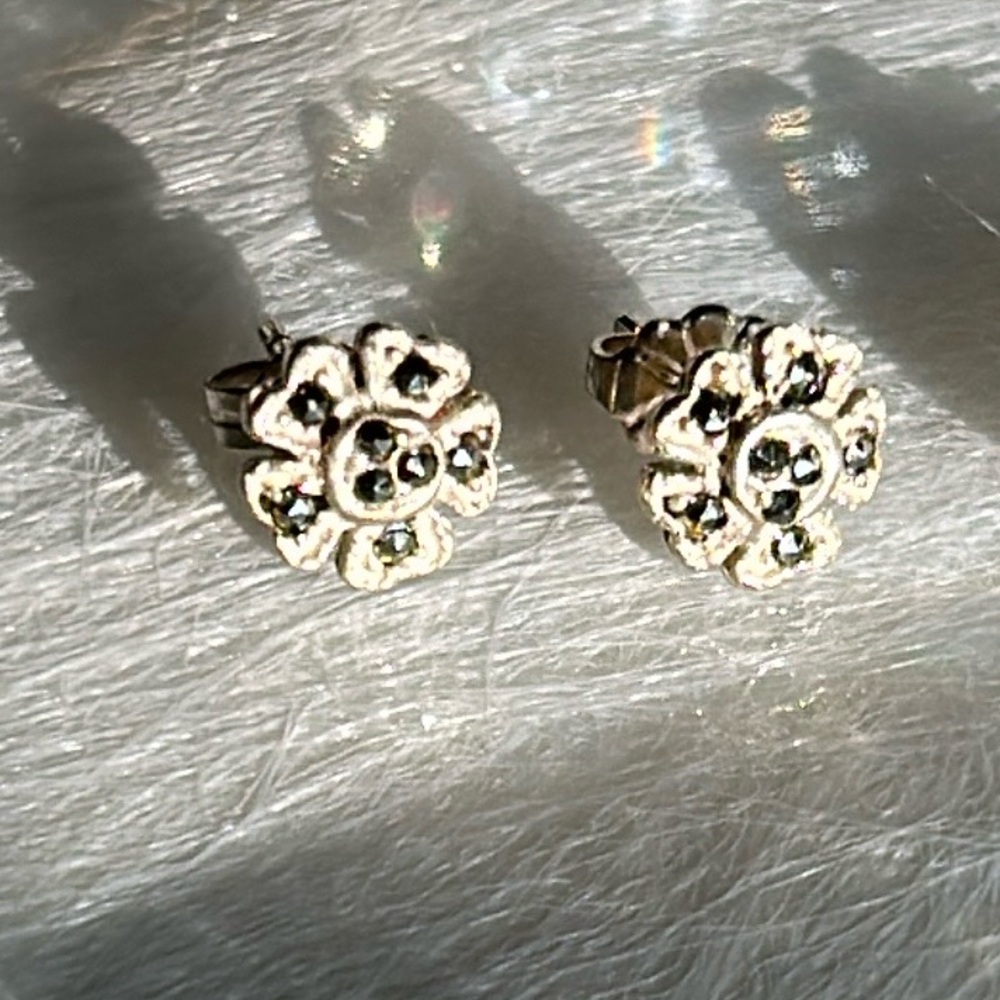 6 Pairs of Various Sterling Silver Post Earrings - Picture 6 of 8